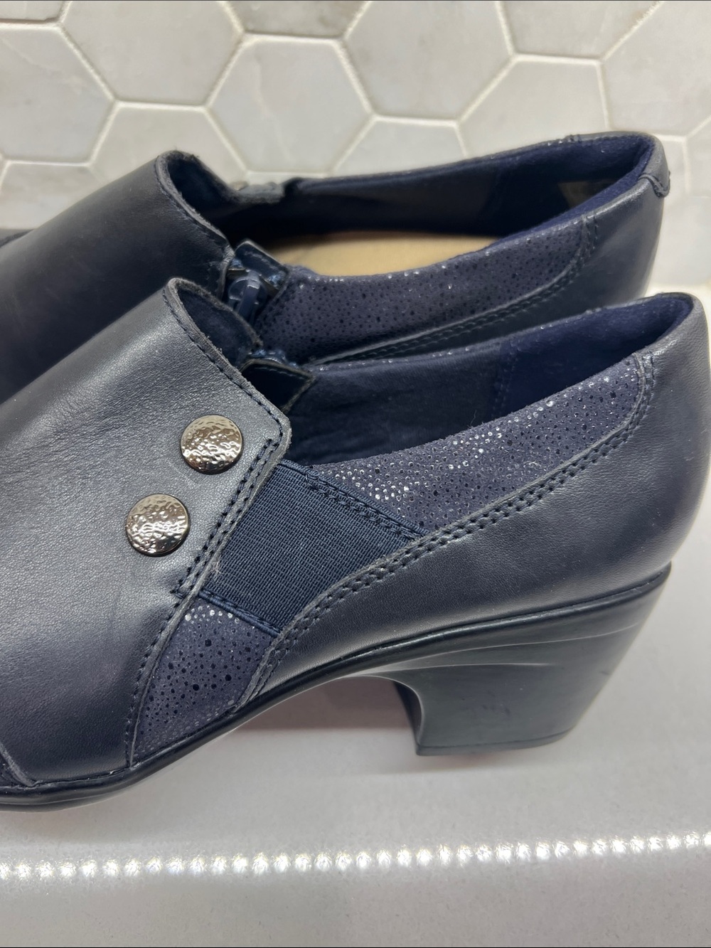 NEW Clarks Women's Emslie Warren Blue Navy Leather Booties Shoes Size 9.5M - Picture 3 of 10